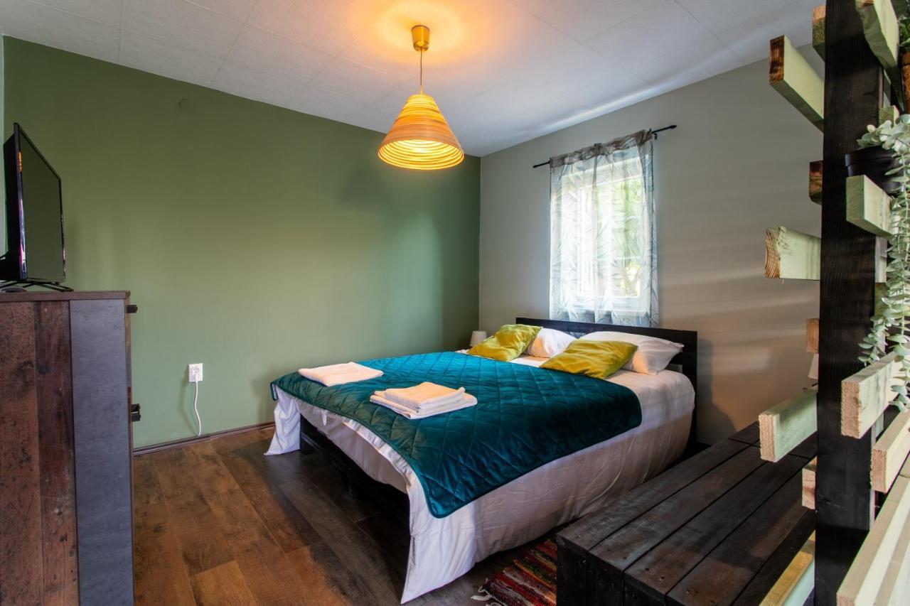 Appartement Seosko Domacinstvo Pustolov à Stari Banovci Extérieur photo