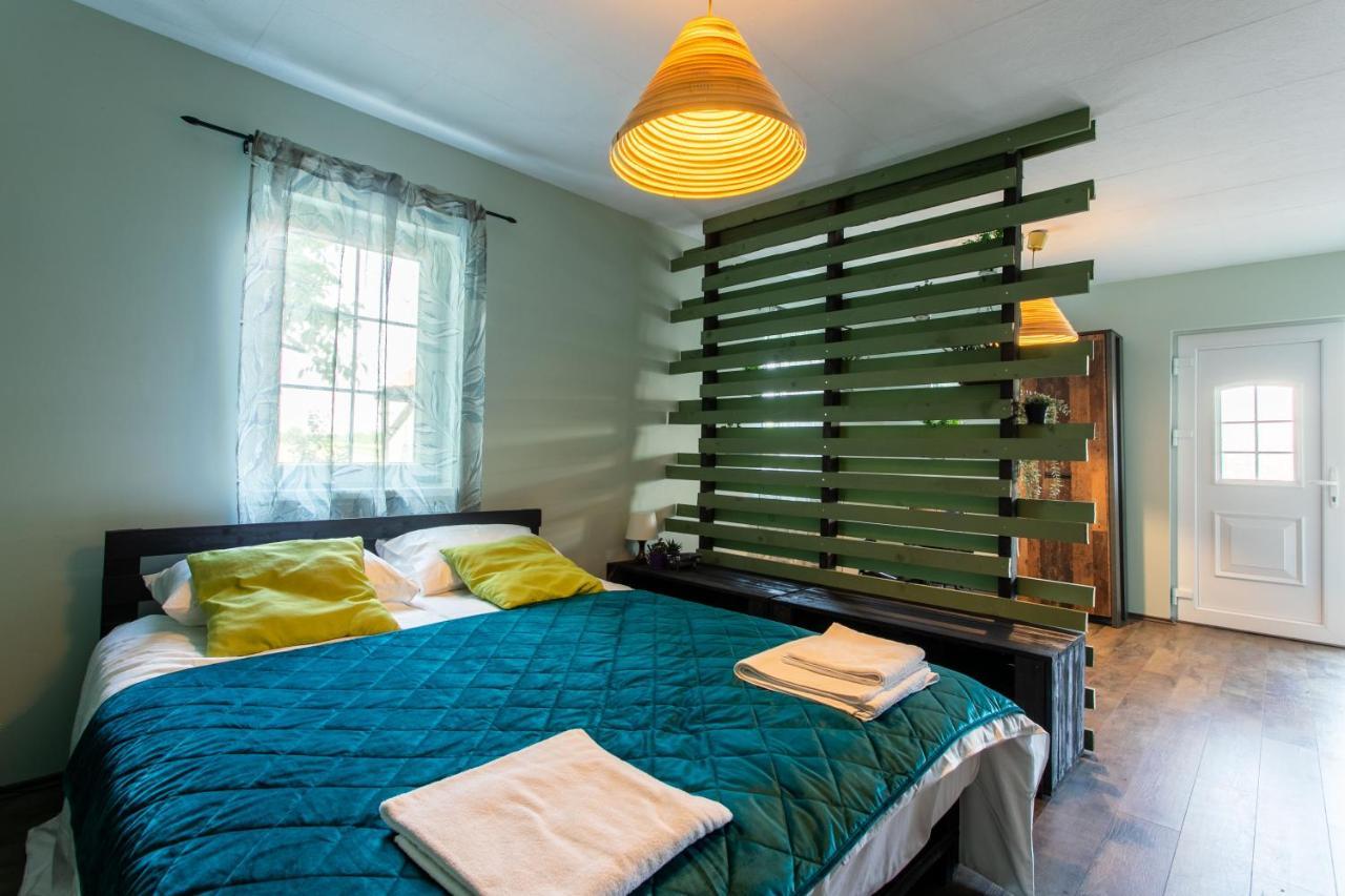 Appartement Seosko Domacinstvo Pustolov à Stari Banovci Extérieur photo